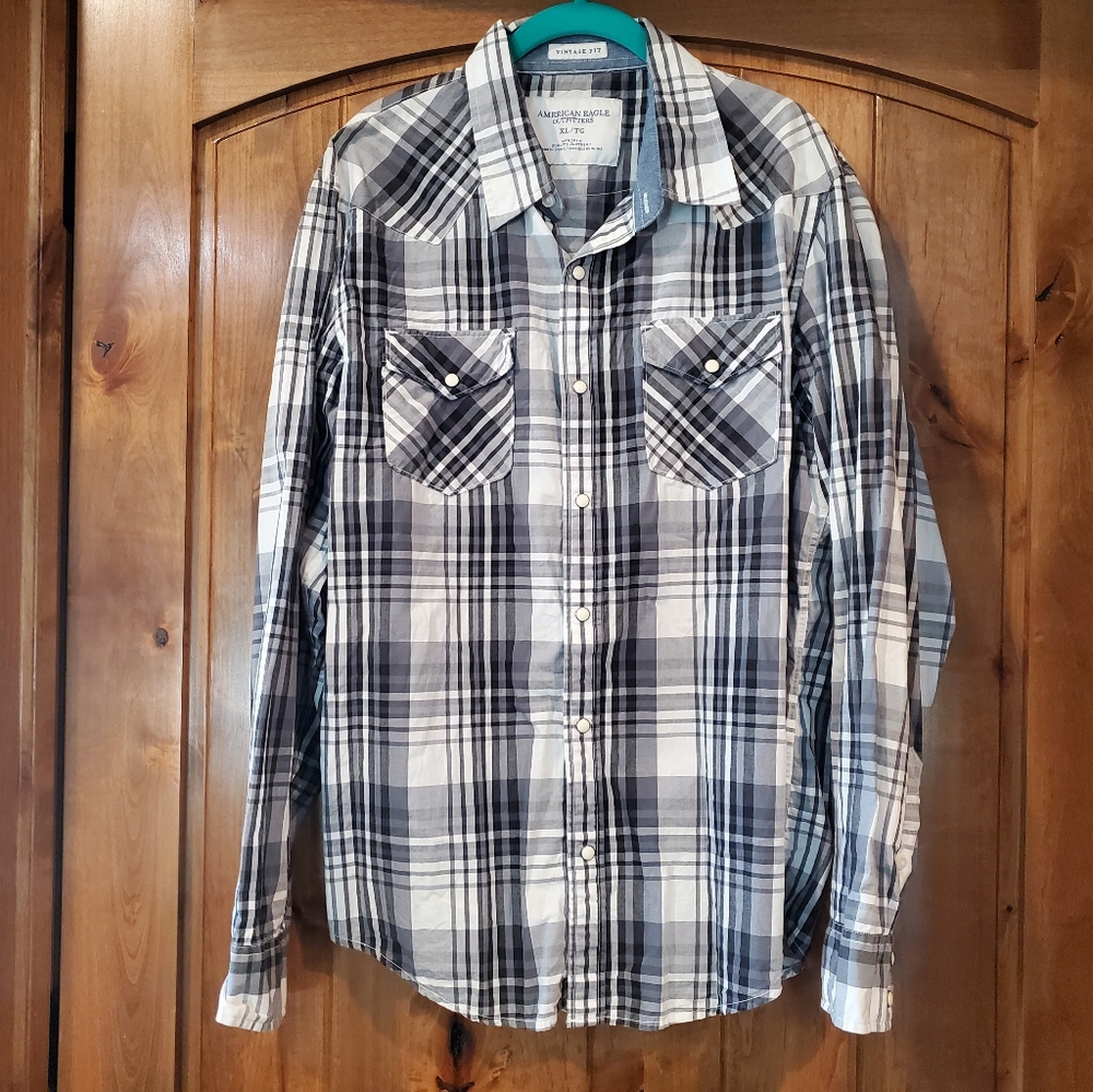 American Eagle Black and White Plaid Pearl Snap Shirt